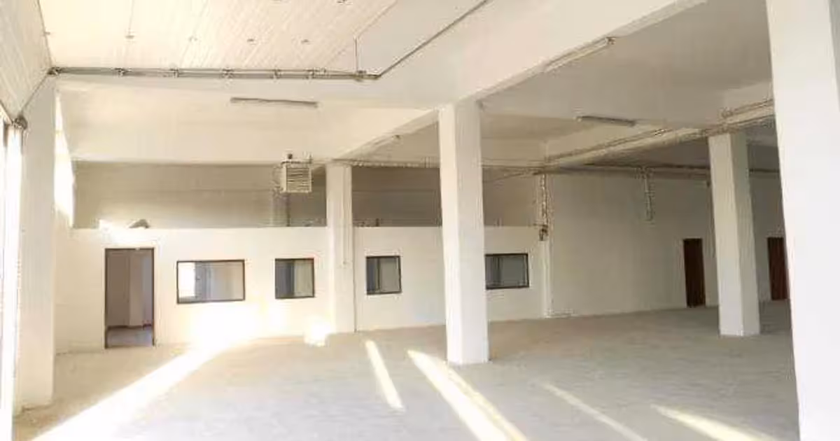 Spațiu industrial de vânzare 960 mp în zona Central, Botoșani