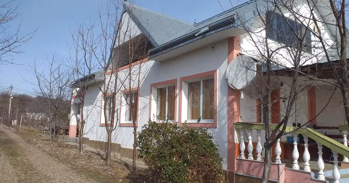 Casă individuală de vânzare cu 3 camere în Baisa