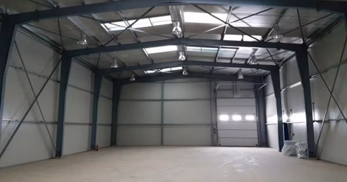 Spațiu industrial de vânzare 1400 mp în zona Sud-Vest, Botoșani