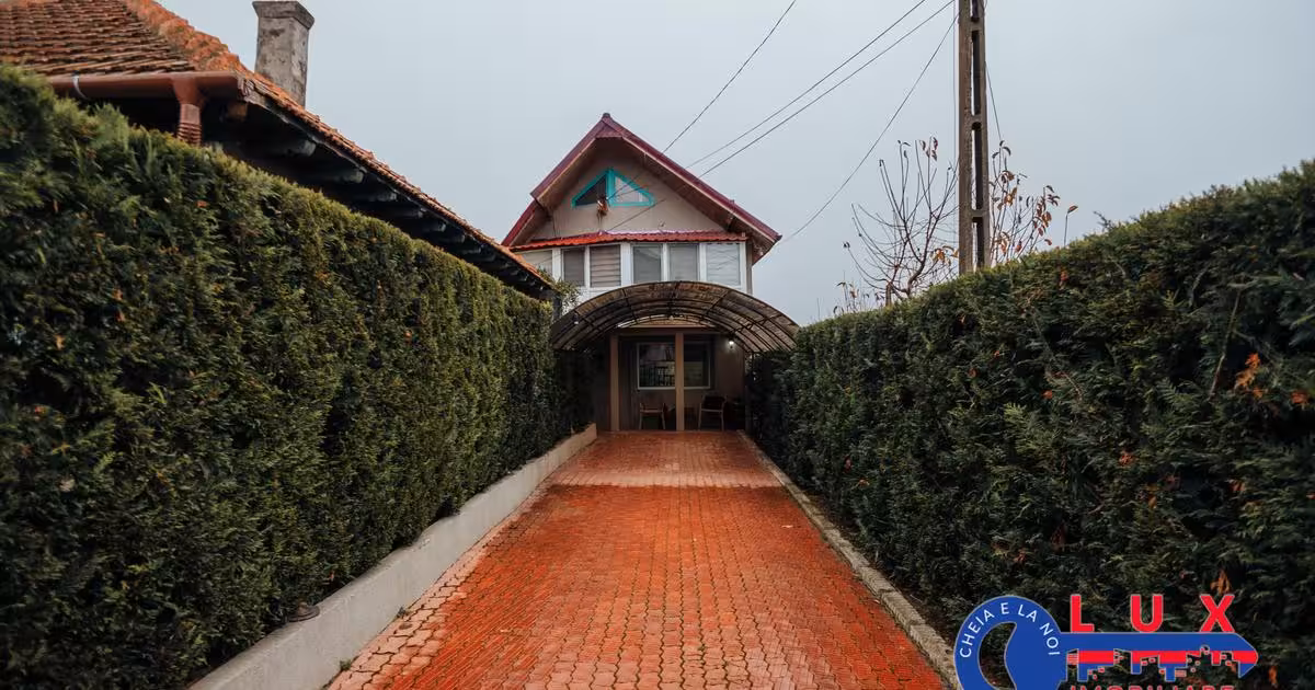 Casă individuală de vânzare cu 5 camere, mobilată în zona Central, Tulcea