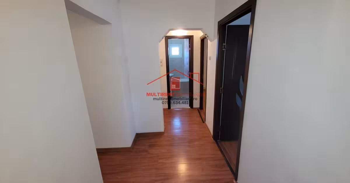 Apartament de vânzare cu 3 camere în zona Piața Nouă, Tulcea