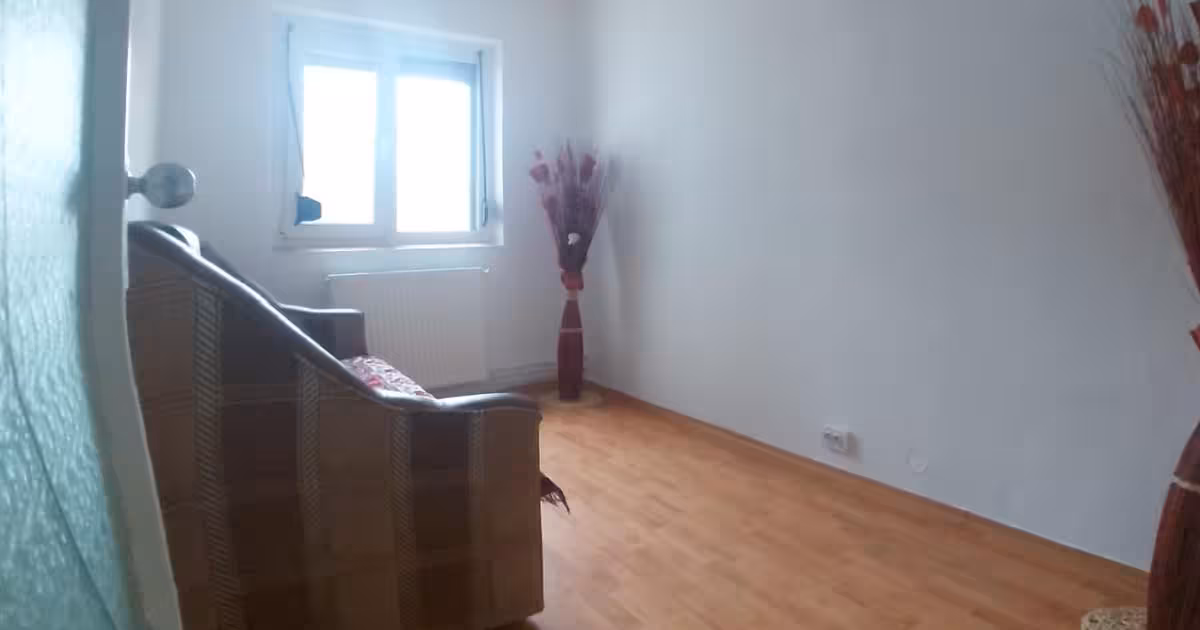 Apartament de vânzare cu 3 camere în zona Dunărea, Galați