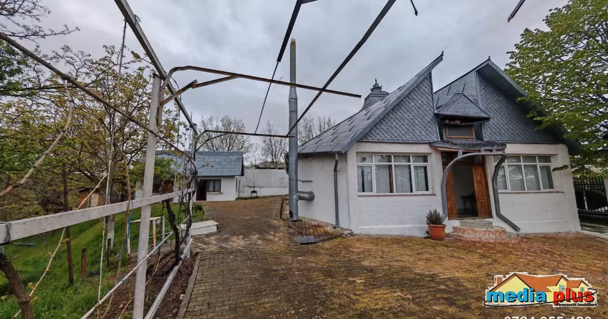 Casă individuală de vânzare cu 4 camere în Foltești
