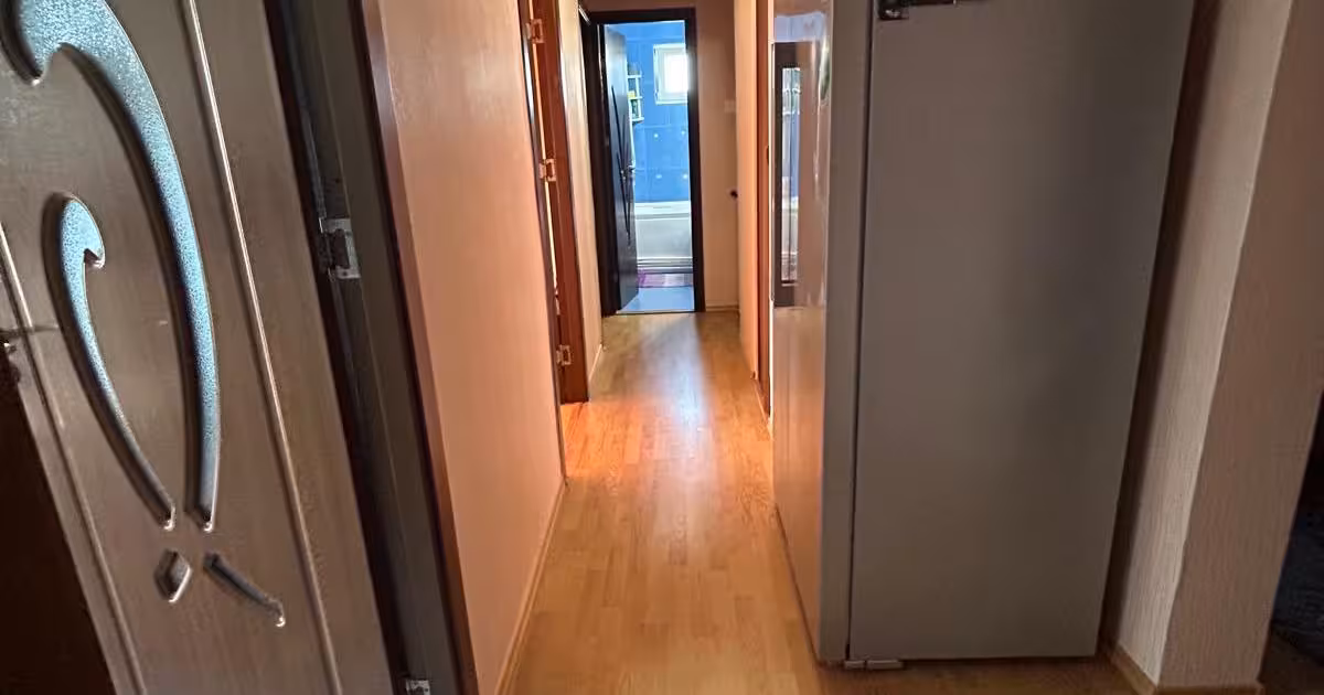Apartament de vânzare cu 4 camere în zona Micro 39, Galați