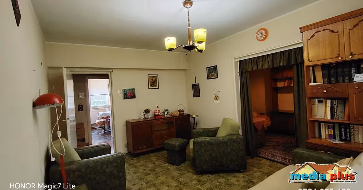Apartament de vânzare cu 4 camere în zona Mazepa 1, Galați