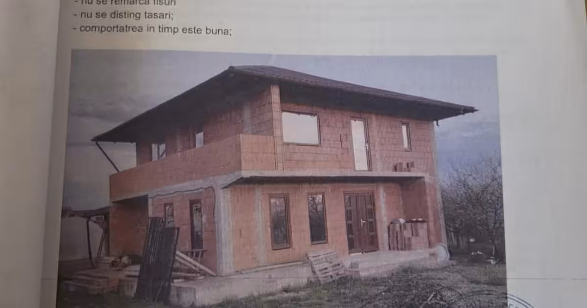 Casă individuală de vânzare cu 4 camere în Călinești