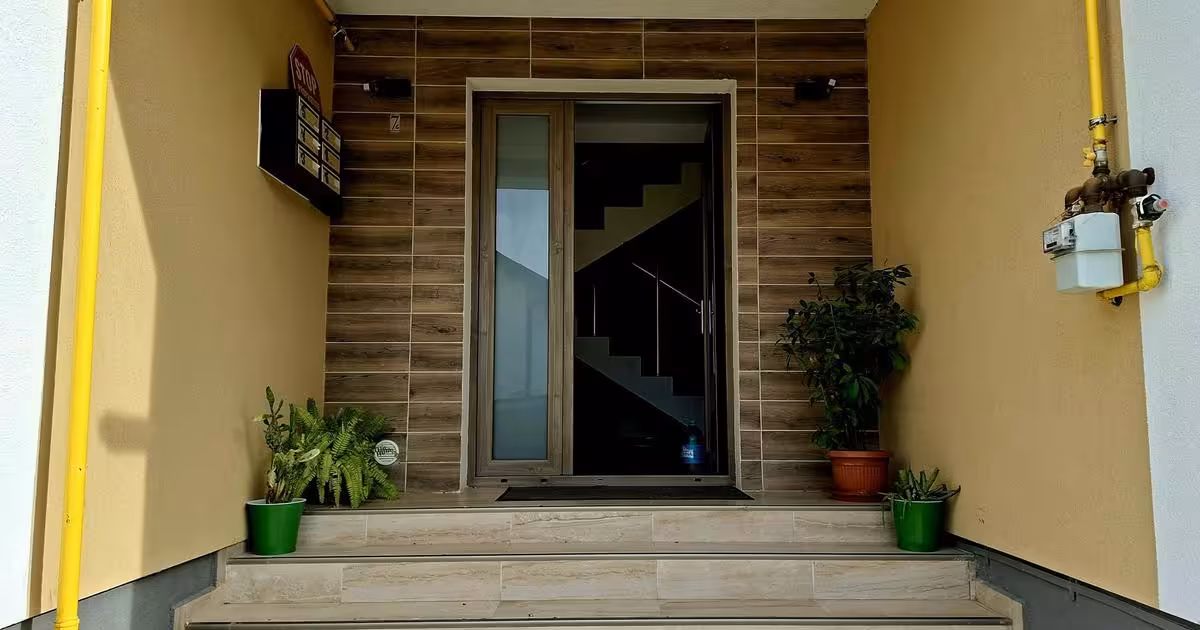 Apartament de vânzare cu 2 camere în zona Trivale, Pitești