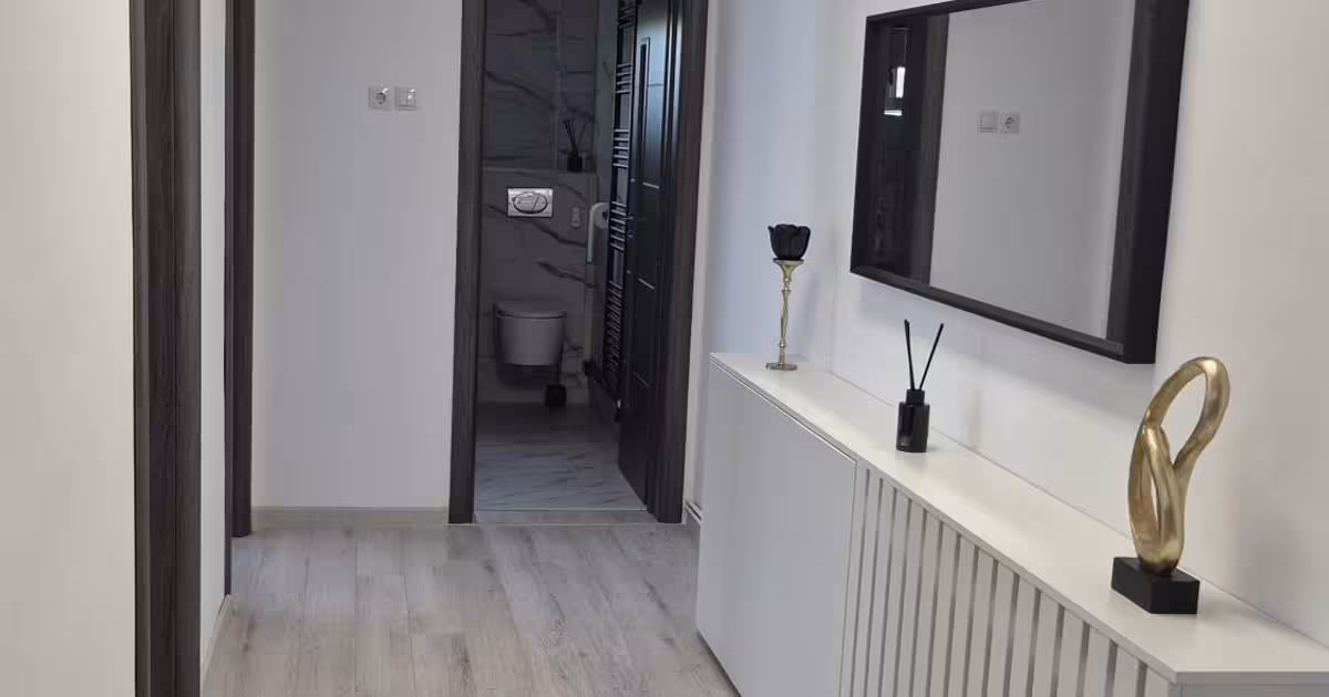 Apartament de vânzare cu 3 camere, mobilat în zona Brașovul Vechi, Brașov