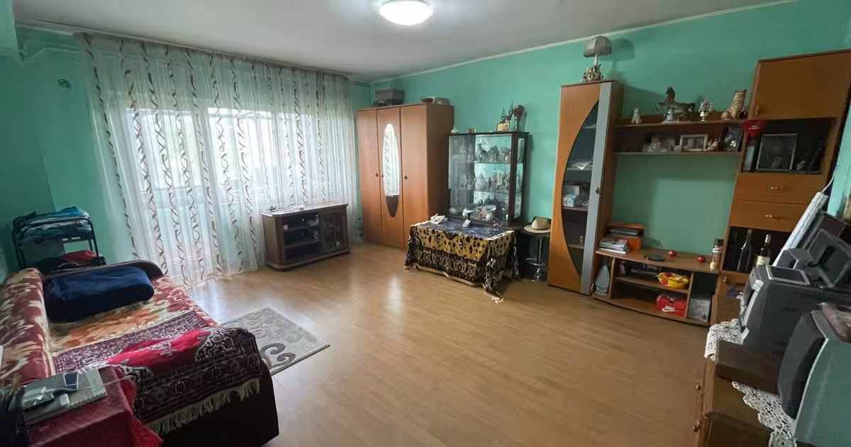 Apartament de vânzare cu 3 camere, mobilat în zona Păcii, Sector 6