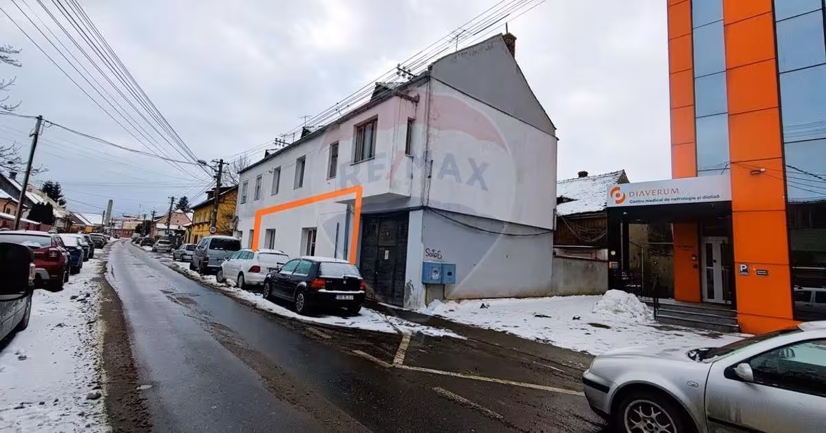 Apartament de vânzare cu 3 camere în zona Terezian, Sibiu