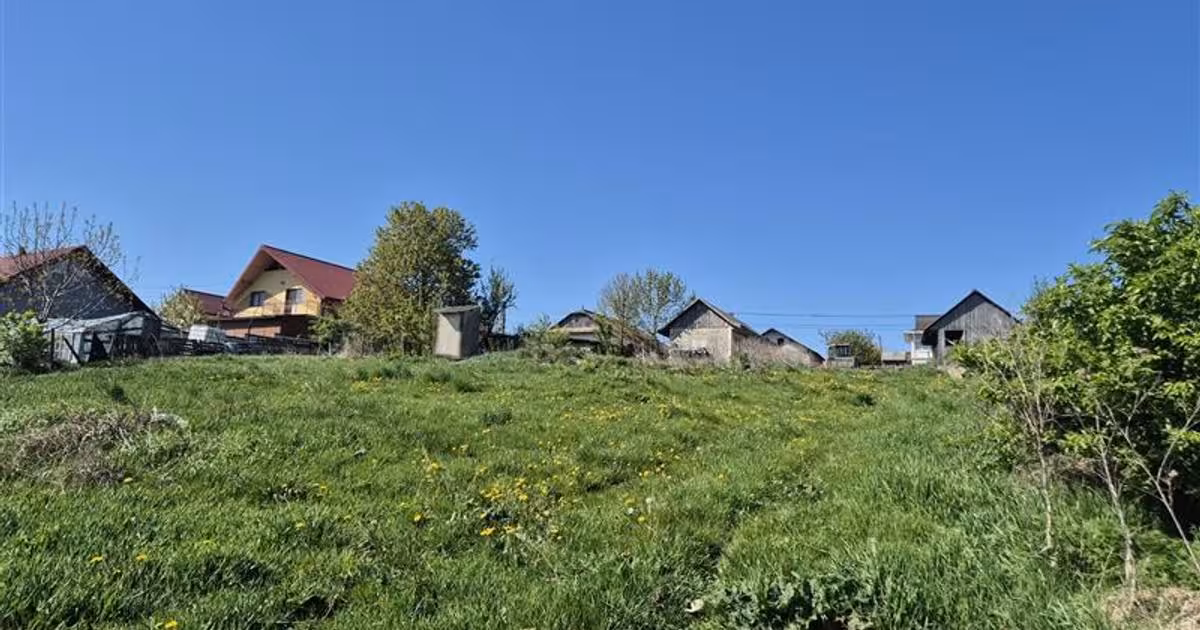 Teren intravilan de vânzare de 1950 mp, în Moara Nica