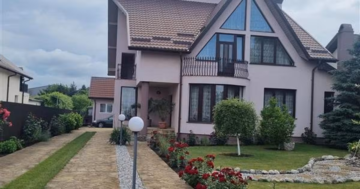 Casă individuală de vânzare cu 4 camere în Moara