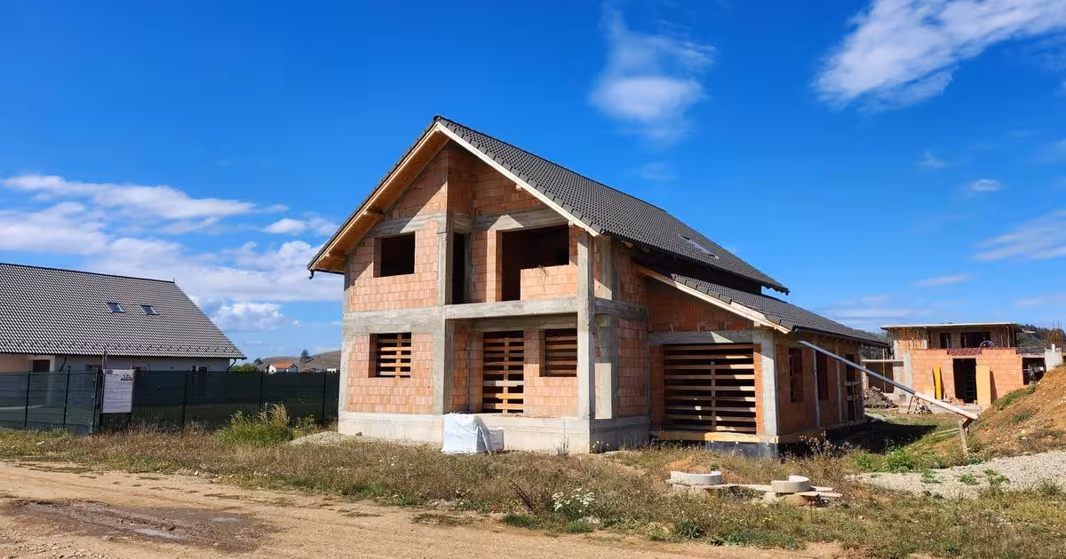 Casă individuală de vânzare cu 5 camere în Sânpetru