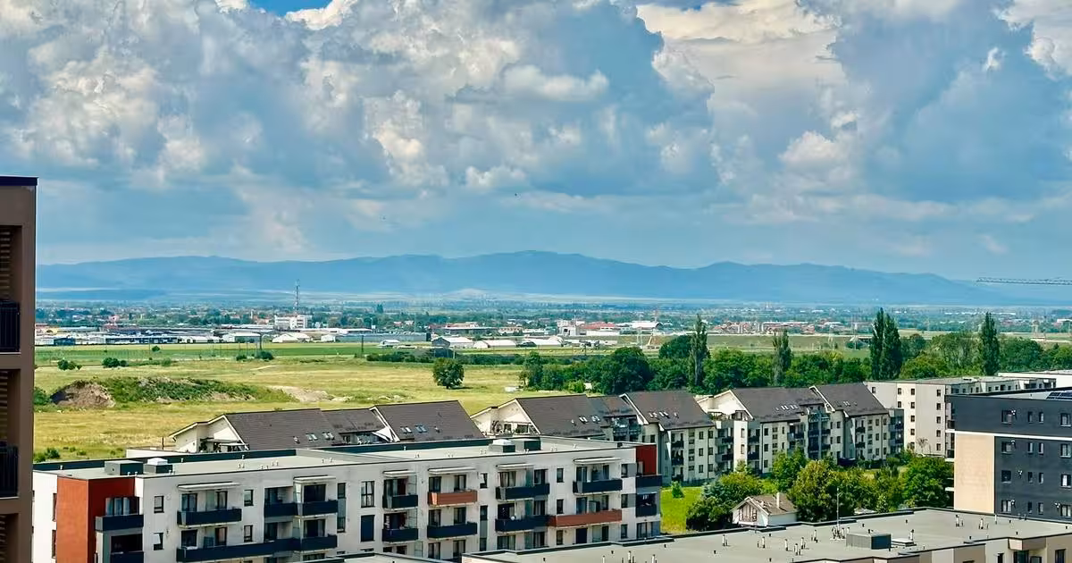 Apartament de vânzare cu 2 camere în zona Tractorul, Brașov
