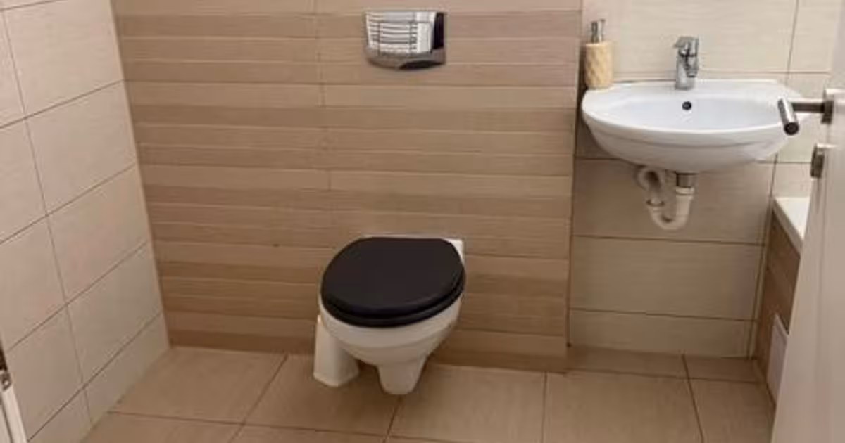 Apartament de vânzare cu 3 camere în zona Tractorul, Brașov