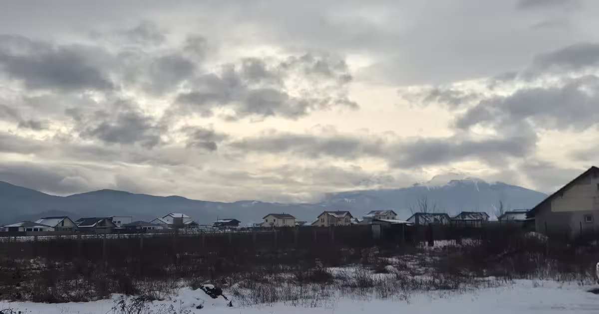 Teren Construcții intravilan de vânzare de 1050 mp, în Cristian