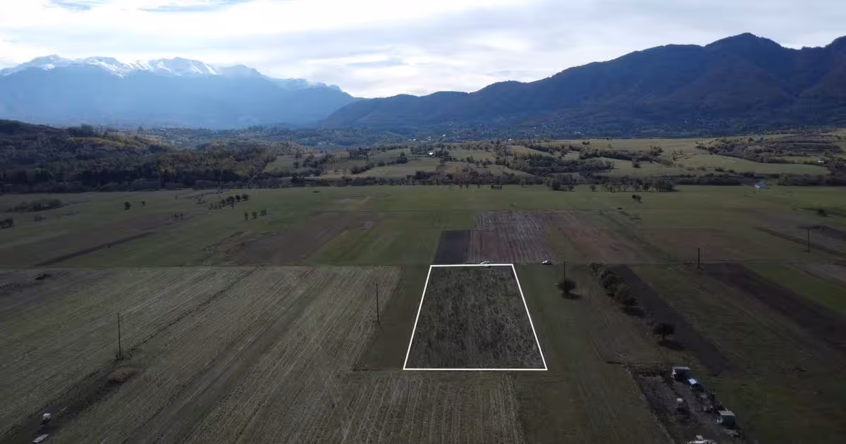 Teren Construcții intravilan de vânzare de 1690 mp, în Zărnești