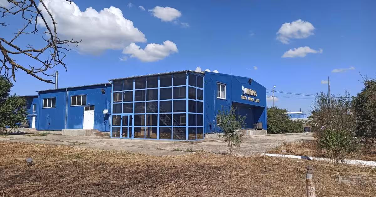Spațiu industrial de vânzare 1000 mp în Poiana
