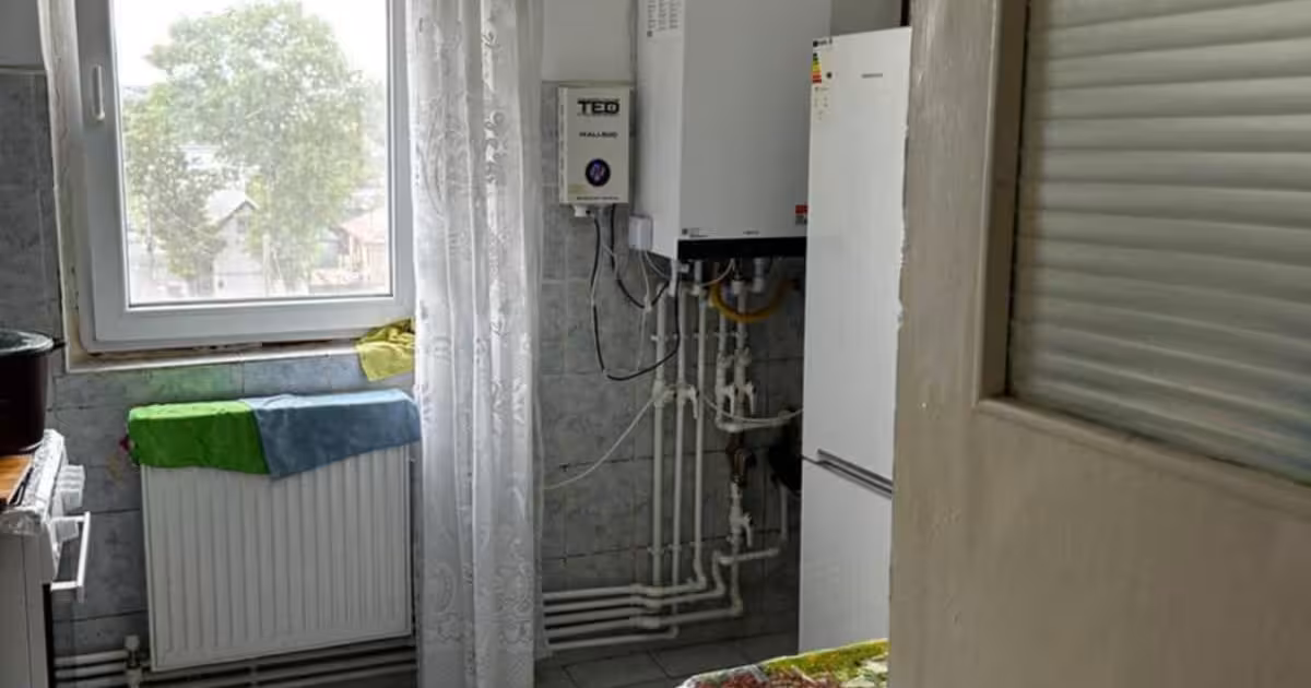 Apartament de vânzare cu 3 camere în Năvodari