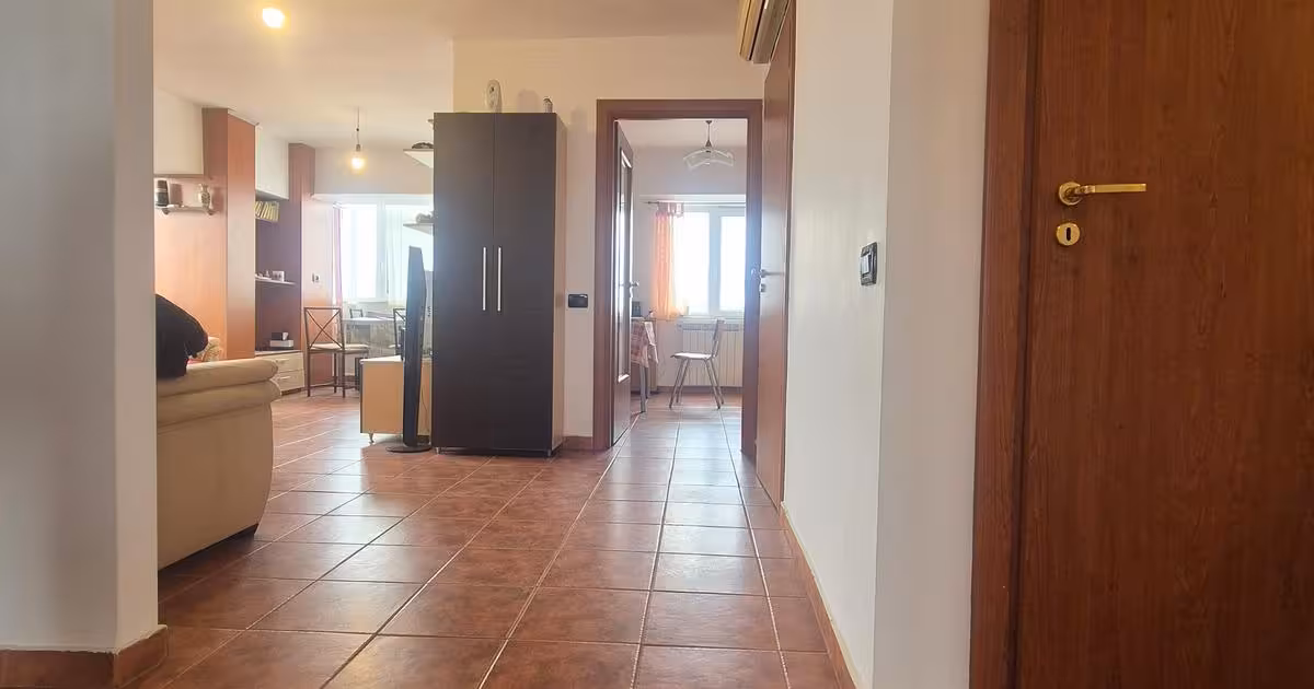 Apartament de vânzare cu 3 camere, mobilat în zona Dacia, Constanța