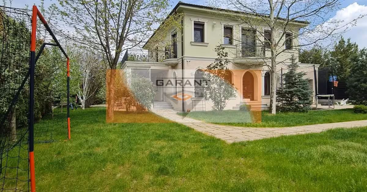 Casă de vânzare cu 6 camere în zona Găvana Platou, Pitești