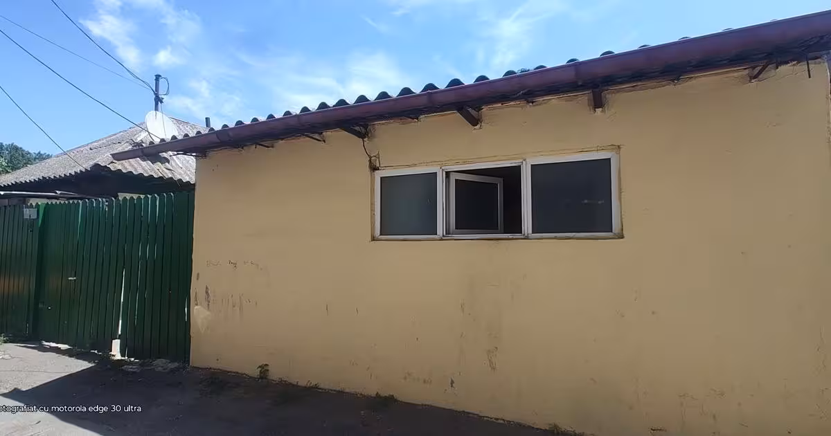 Casă de vânzare cu 6 camere în zona Palas, Constanța