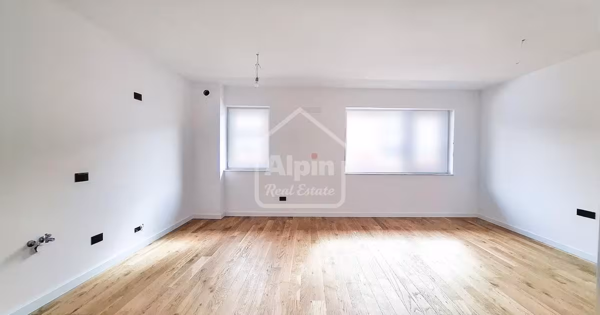 Apartament de vânzare cu 2 camere în zona Central, Brașov