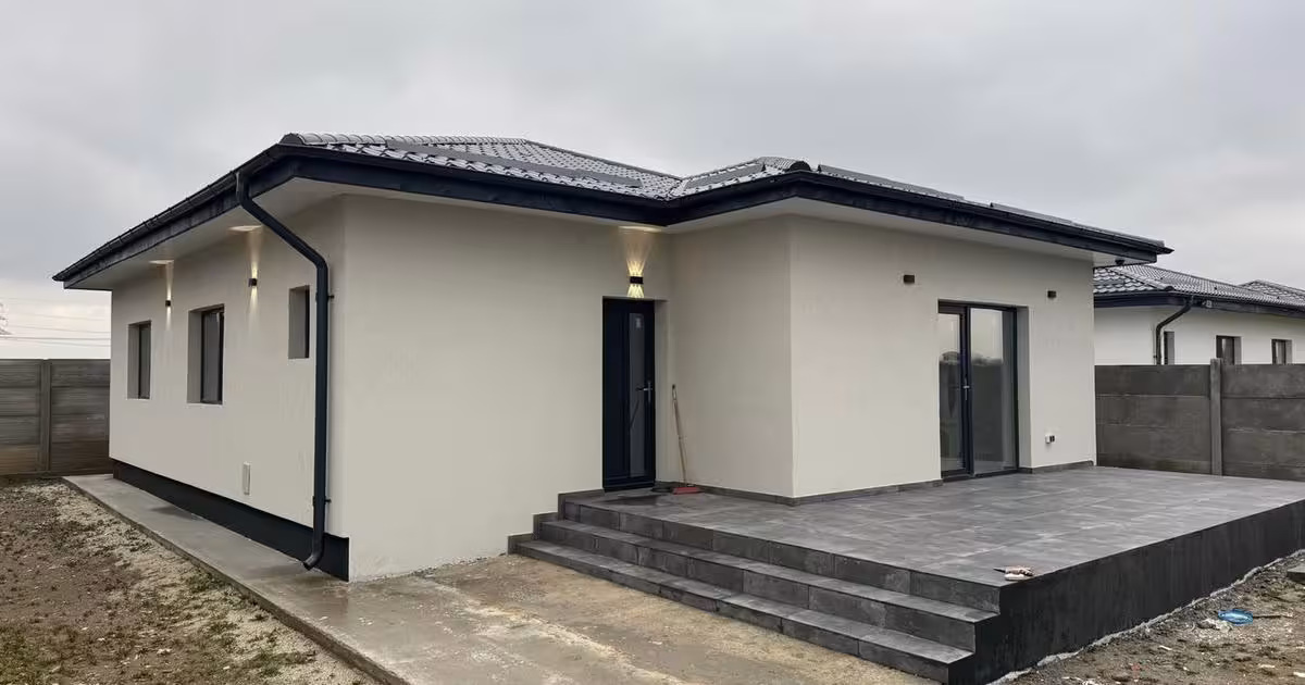 Casă individuală de vânzare cu 4 camere în Clinceni