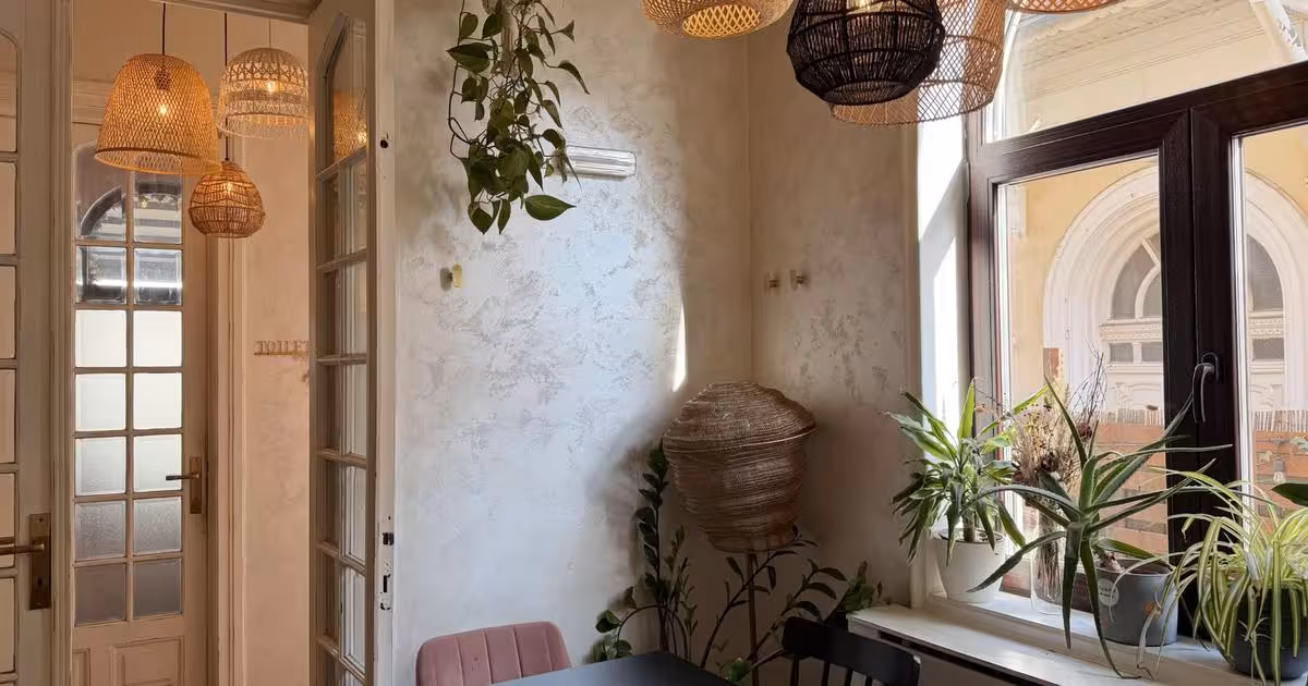 Casă individuală de vânzare cu 6 camere în zona Tineretului, Sector 4