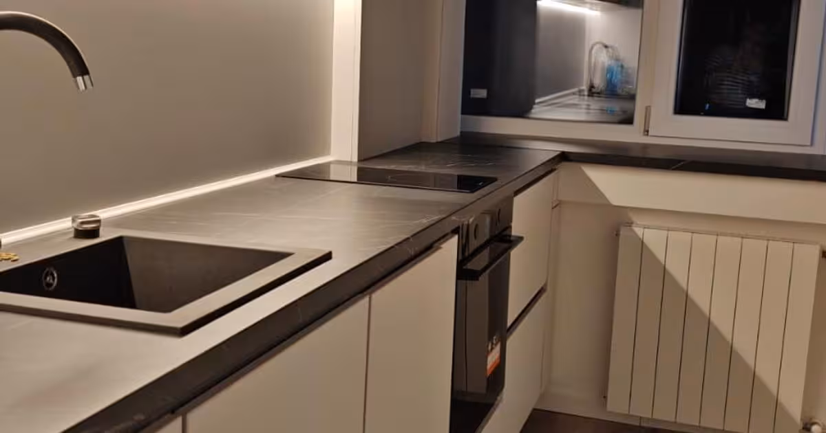 Apartament de vânzare cu 2 camere, mobilat în Ultracentral