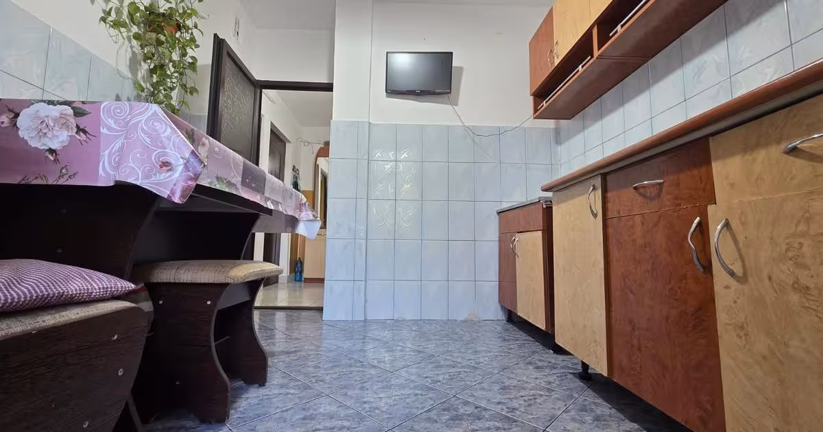 Apartament de vânzare cu 3 camere în zona E3, Tulcea