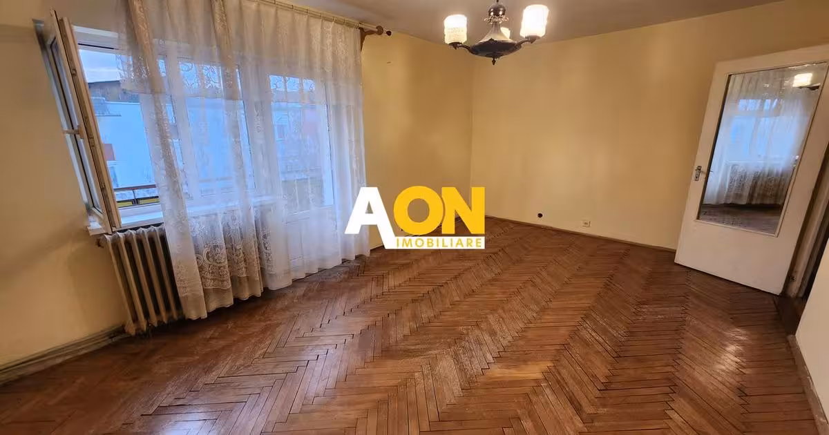 Apartament de vânzare cu 3 camere în zona Cetate, Alba Iulia