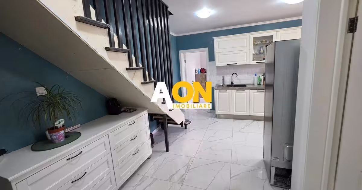 Apartament de vânzare cu 3 camere, mobilat în zona Central, Alba Iulia