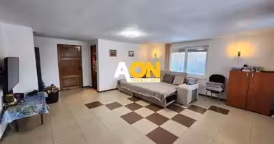 Casă Periferie