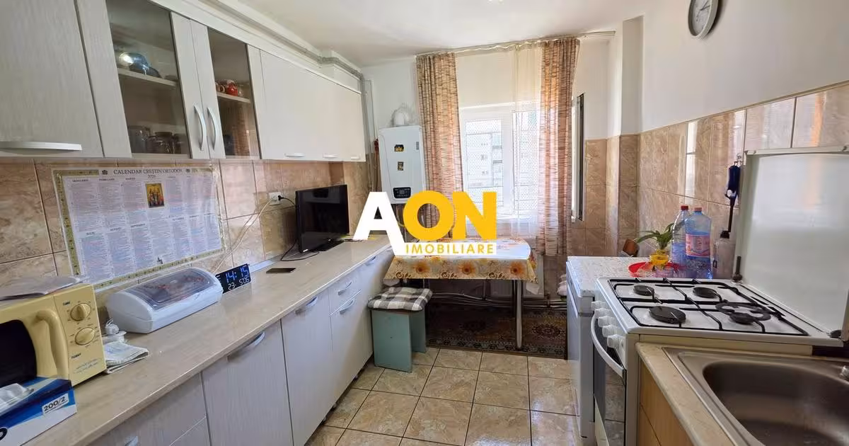 Apartament de vânzare cu 3 camere, mobilat în zona Cetate, Alba Iulia