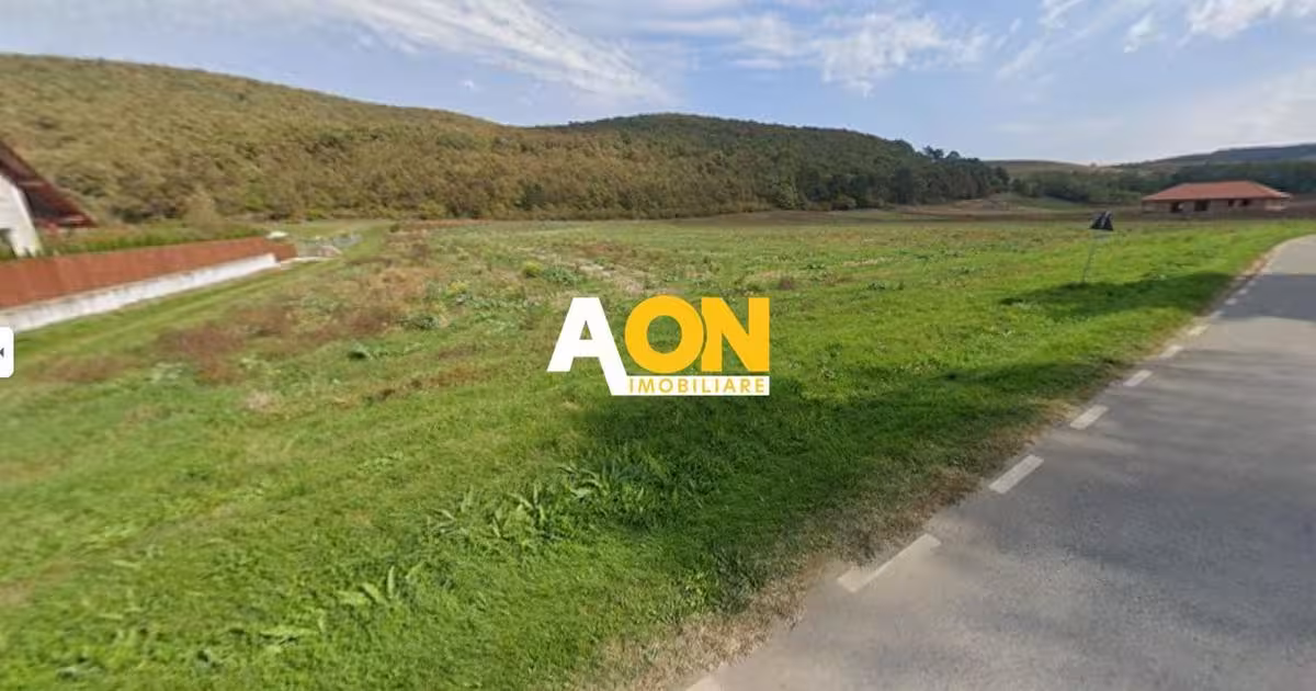 Teren Construcții intravilan de vânzare de 2800 mp, în Hăpria
