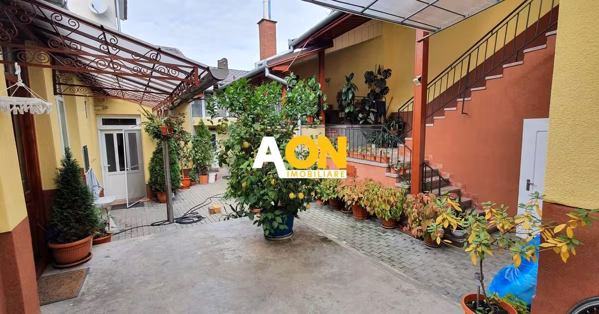 Casă individuală de vânzare cu 7 camere, mobilată în zona Central, Alba Iulia