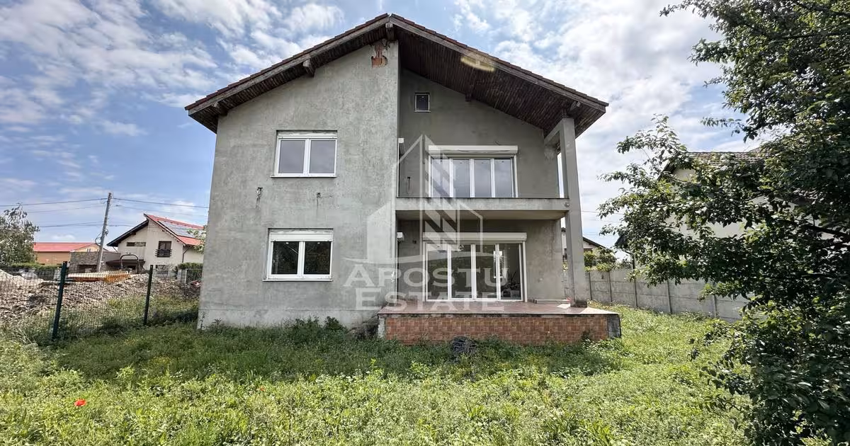 Casă individuală de vânzare cu 5 camere în Dumbrăvița