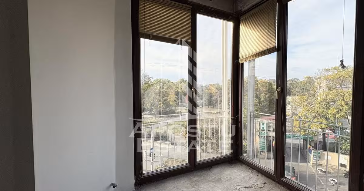 Apartament de vânzare cu 3 camere în zona P-ța Unirii, Timișoara
