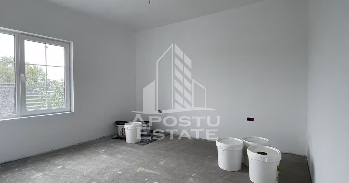 Casă individuală de vânzare cu 4 camere în Sânmihaiu Român