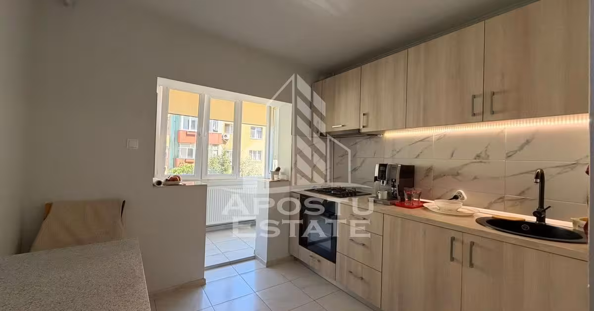 Apartament de vânzare cu 3 camere, mobilat în zona Plăvăț II, Timișoara