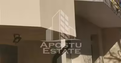 Casă Plopi