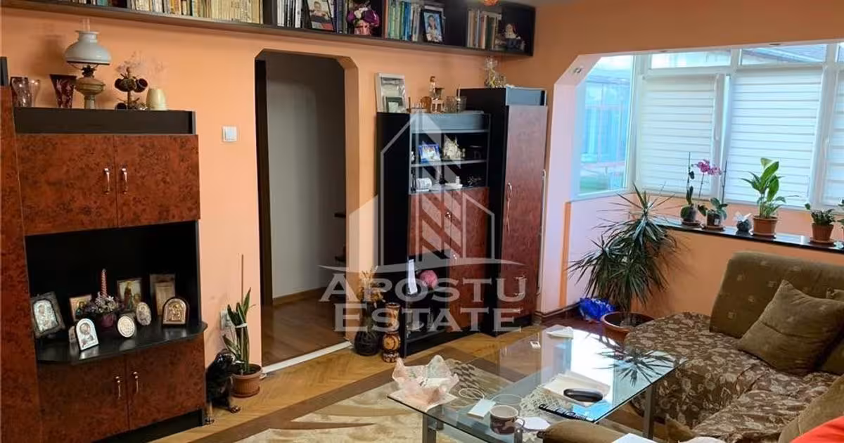 Apartament de vânzare cu 3 camere, mobilat în zona Girocului, Timișoara