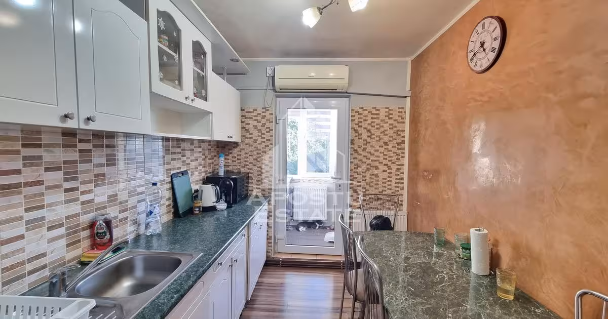 Apartament de vânzare cu 3 camere, mobilat în zona Lipovei, Timișoara