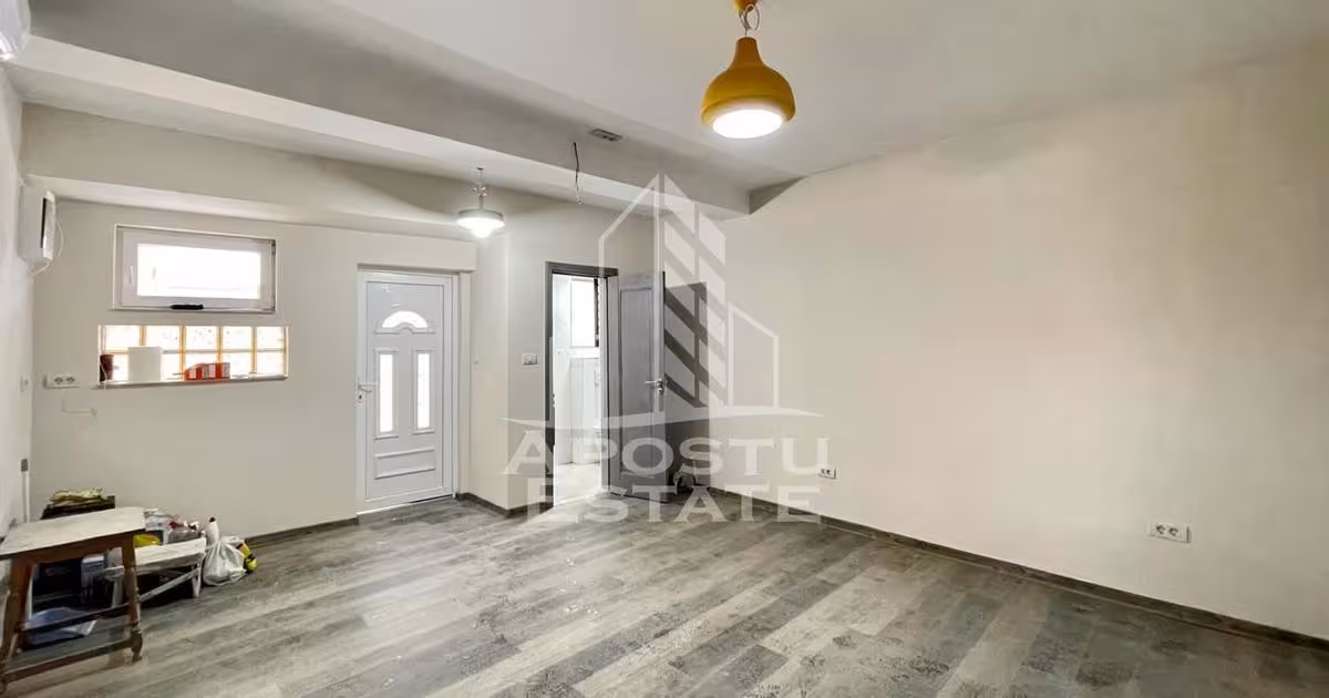 Casă de vânzare cu 2 camere în zona UTA, Arad