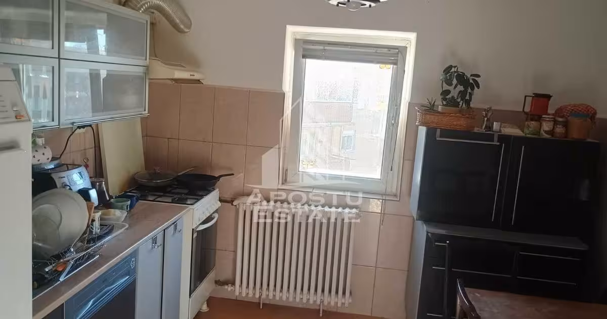 Apartament de vânzare cu 3 camere, mobilat în zona Girocului, Timișoara