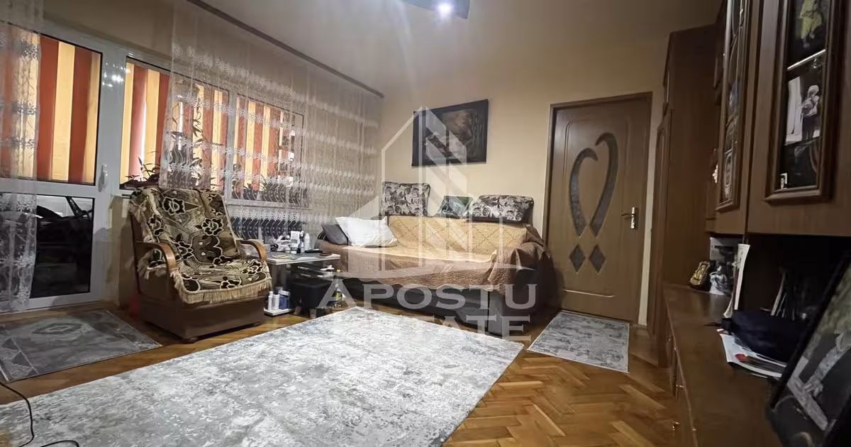 Apartament de vânzare cu 3 camere în zona Girocului, Timișoara