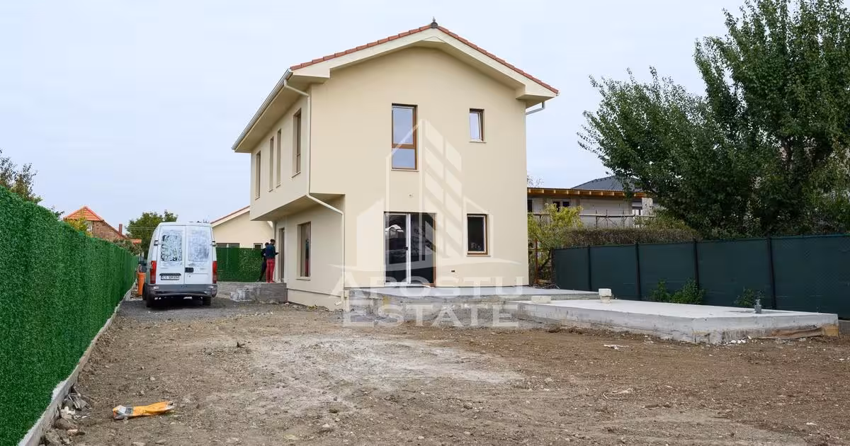 Casă individuală de vânzare cu 4 camere în Săcălaz