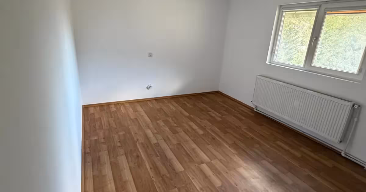 Casă de vânzare cu 8 camere în Predeal