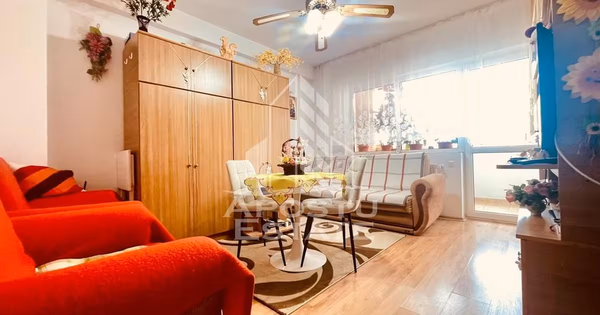 Apartament de vânzare cu 2 camere în zona Alfa, Arad